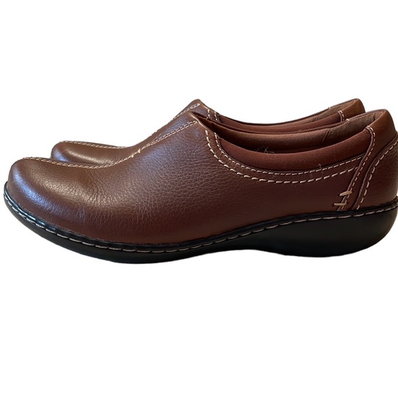 CLARKS - NWOB Brown Ashland Joy Slip-On Shoes - Size 7.5 - Picture 4 of 10